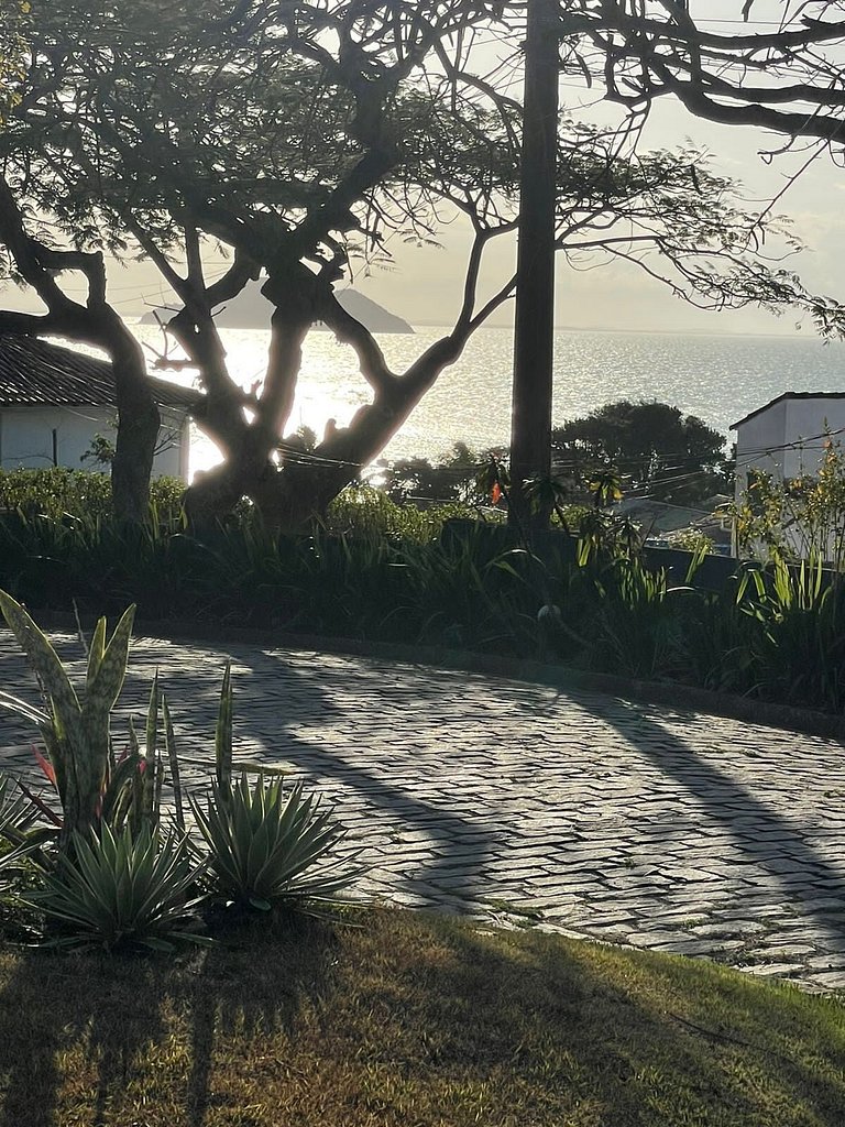 Casa Delfi, Hermosa vista ,jacuzzi e praia,Buzios